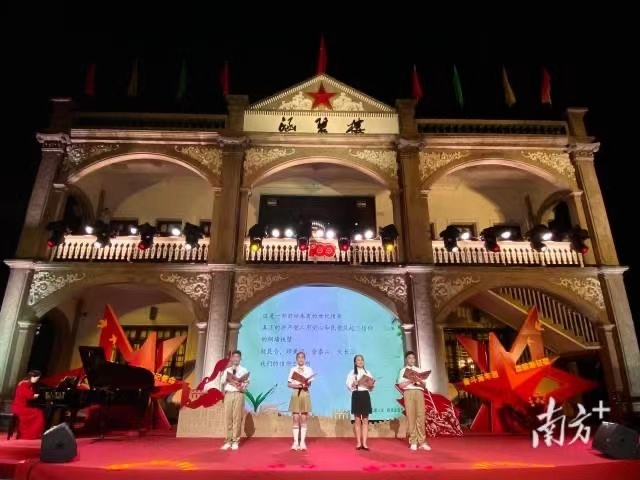 涵碧楼等革命旧址成为红色教育的阵地。许钰敏 摄 涵碧楼等革命旧址成为红色教育的阵地。许钰敏 摄