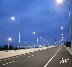 168公里的佛山高速路照明系统优化提升工程投入使用。佛山市路桥建设有限公司供图 168公里的佛山高速路照明系统优化提升工程投入使用。佛山市路桥建设有限公司供图