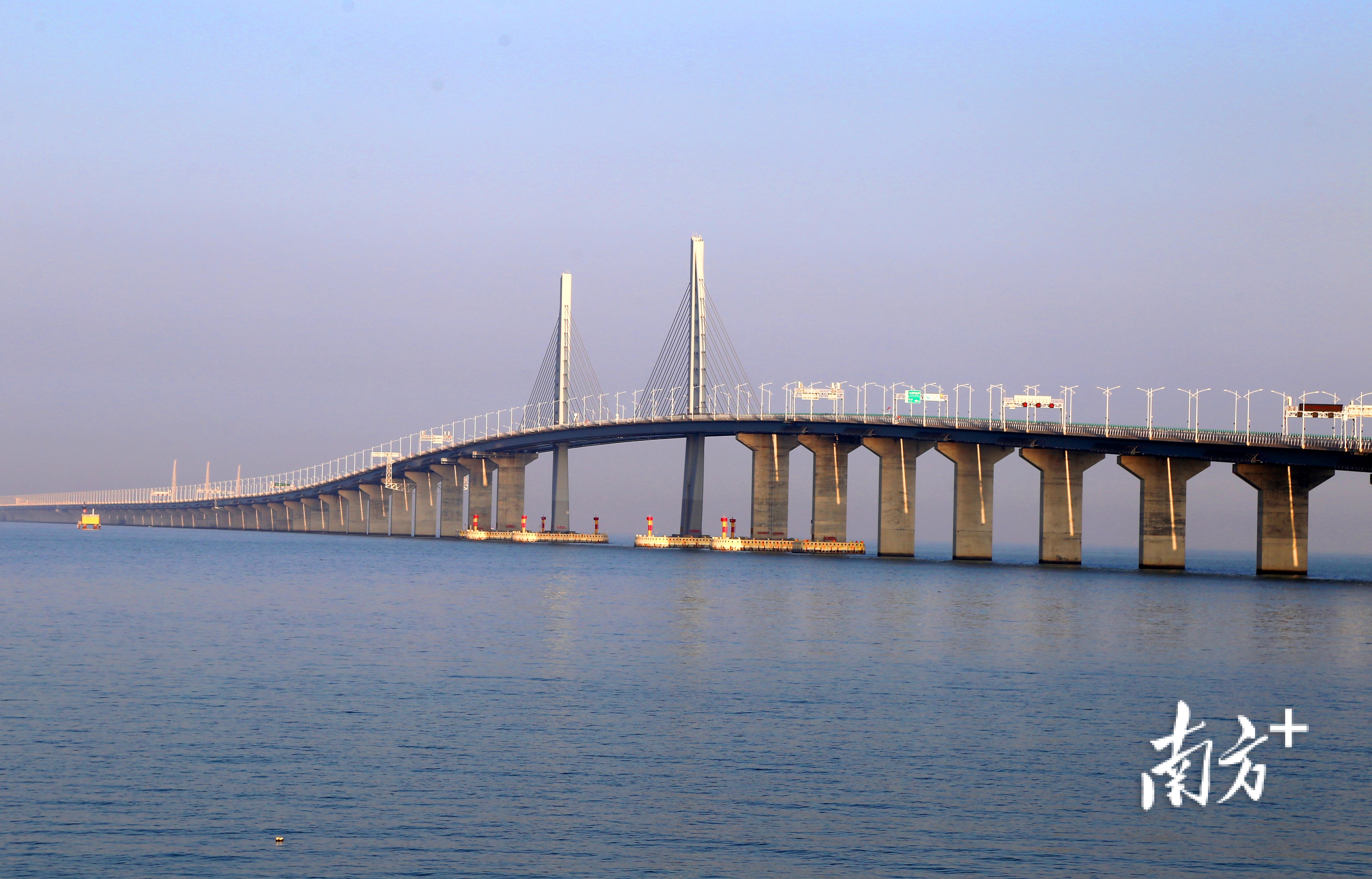图为中铁大桥局承建的港珠澳大桥九洲航道桥。孟庆虎 摄
