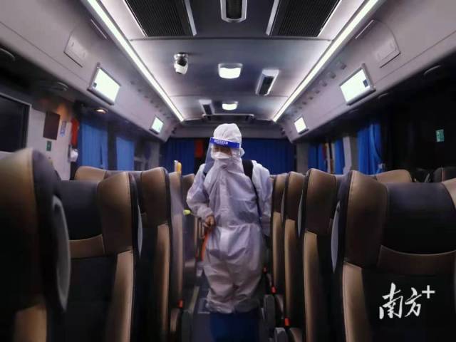 东莞巴士连夜参与应运转运志愿服务