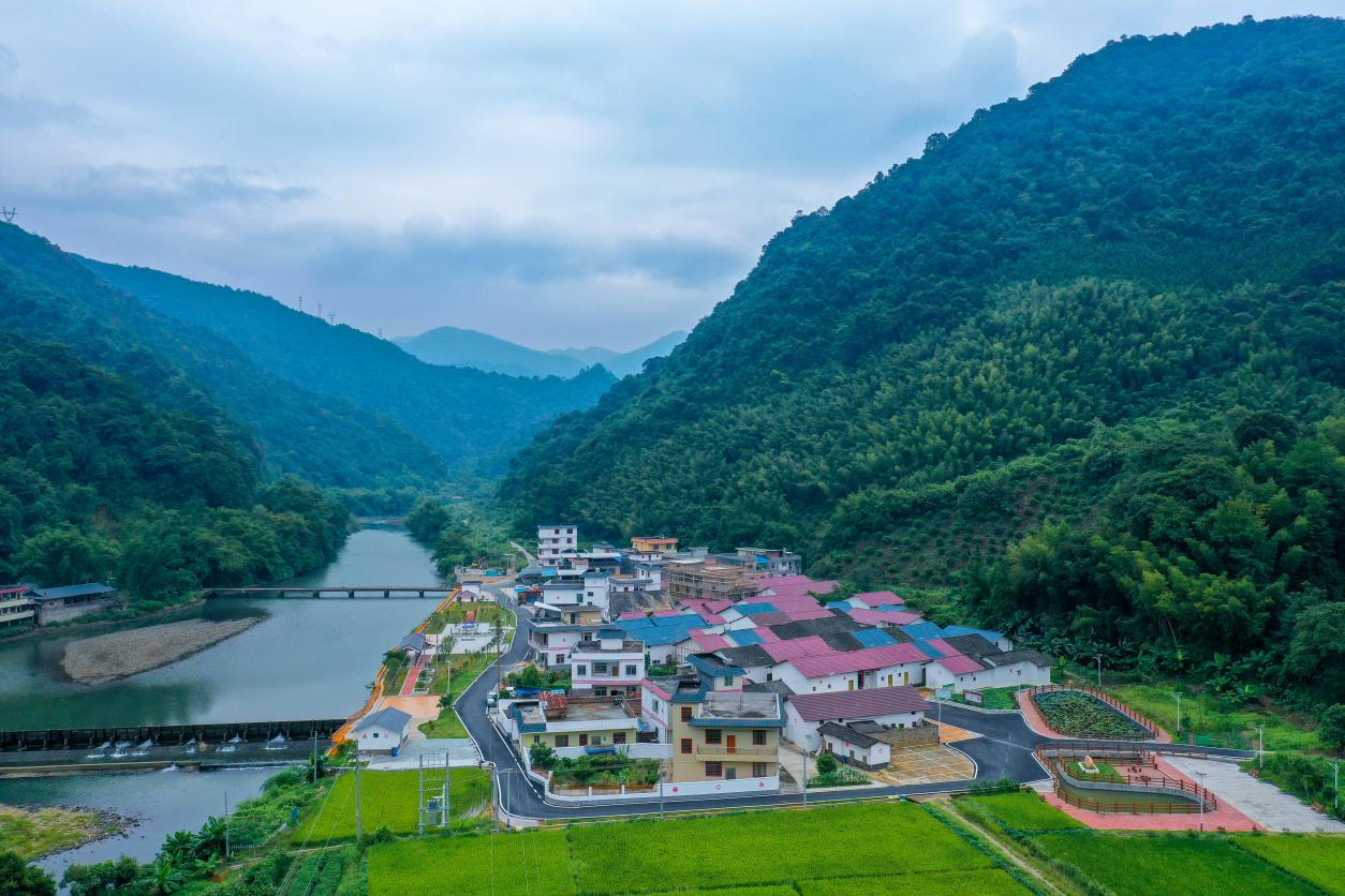 深渡水村冷水迳人居环境整治成效