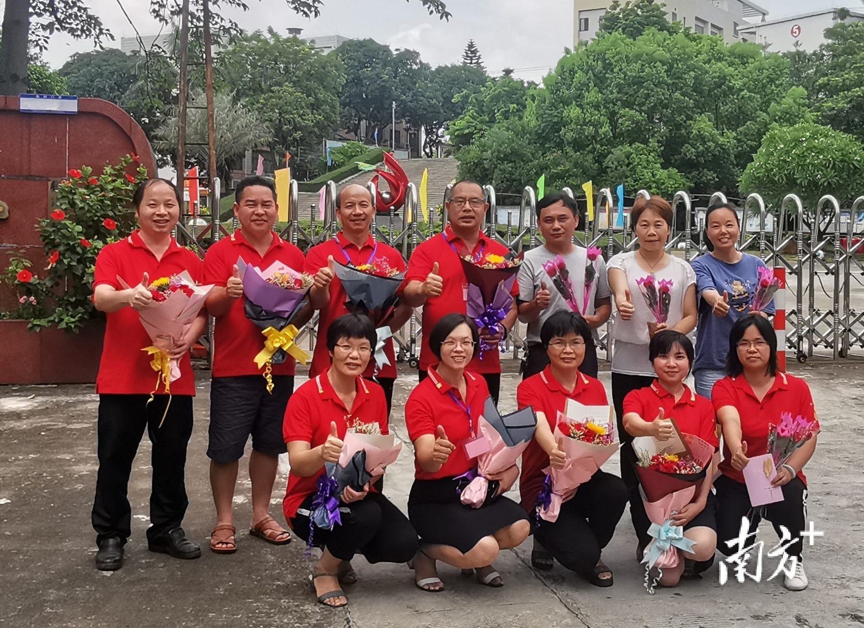 多圖直擊三水6522名考生赴中考家校花式送考暖心