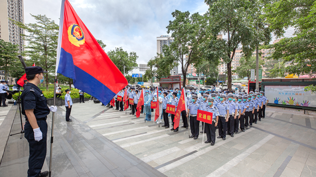 全警动员,以最强战斗姿态投入疫情防控阻击战 ——广州市公安局支援荔湾抗疫警力今日归建