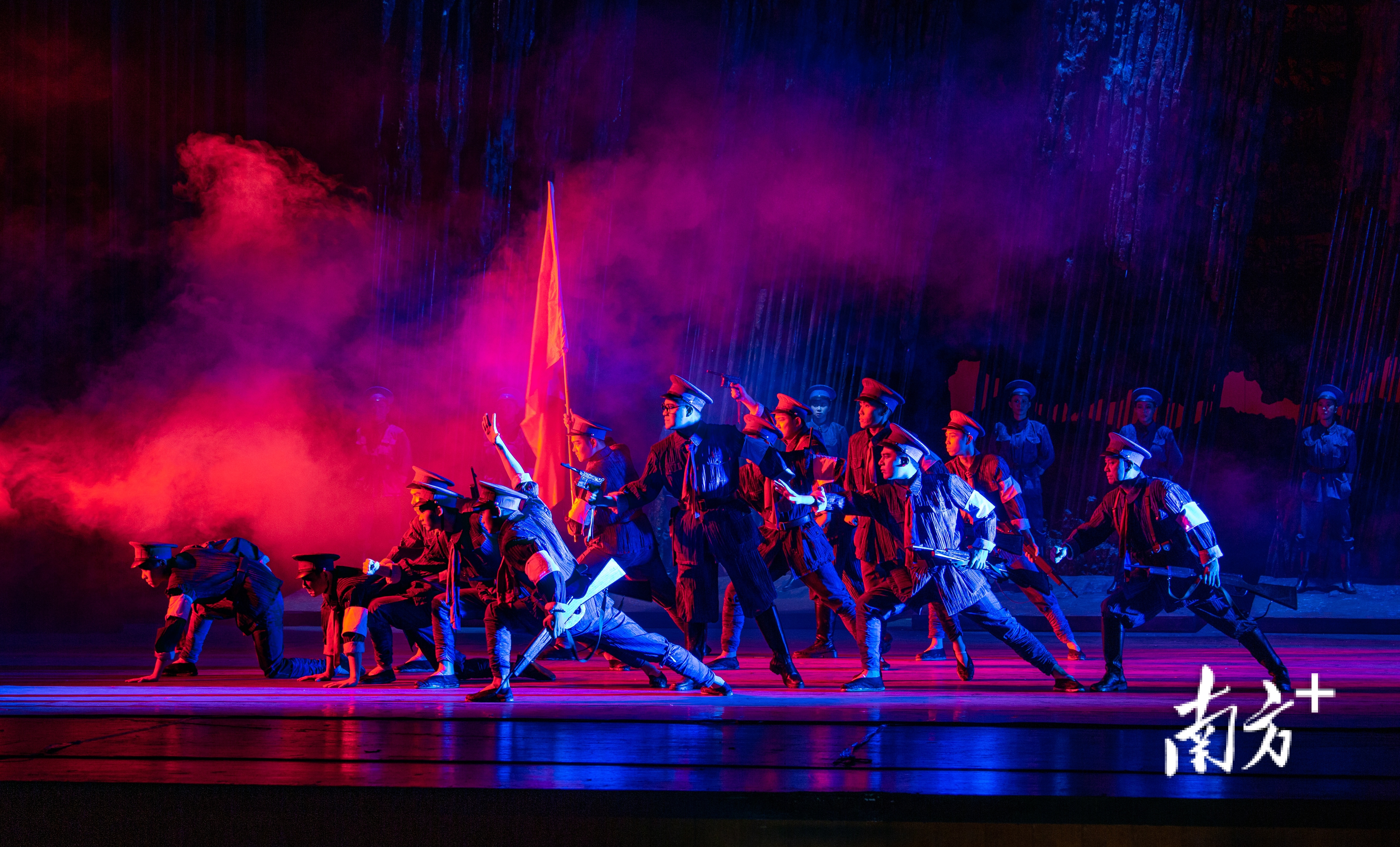 潮州市潮剧团举全团之力创排《茂芝·星火》，此次共有54位演员参与《茂芝·星火》的表演。