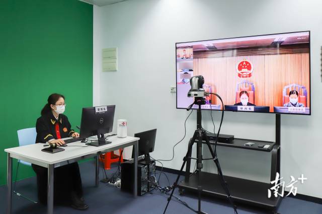 广州互联网法院推出5G虚拟智能法庭“YUE法庭”，法官和人民陪审员实现远程异地同框