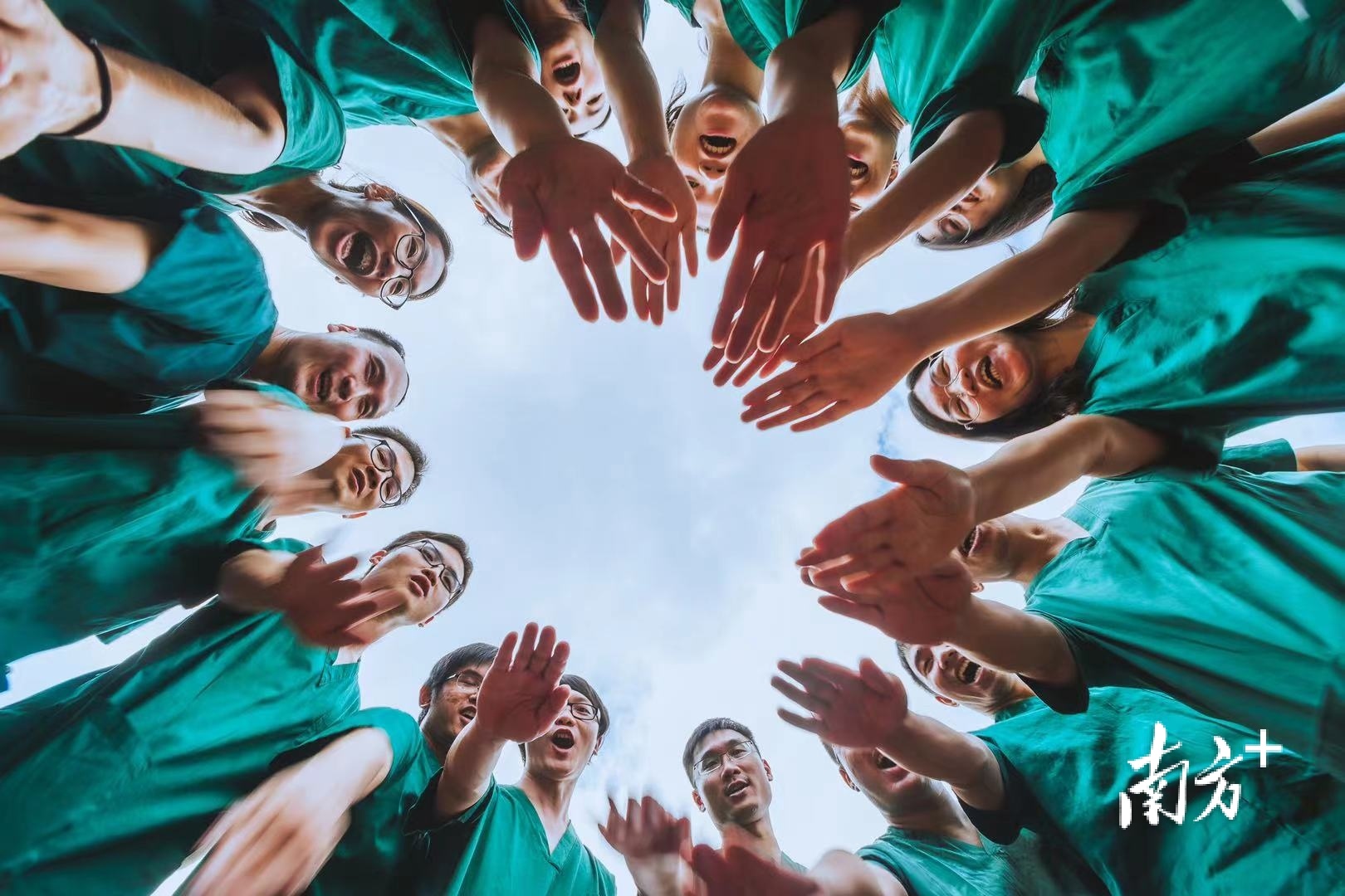 48名派驻广州新华学院（东莞校区）“楼栋医生”今天撤离