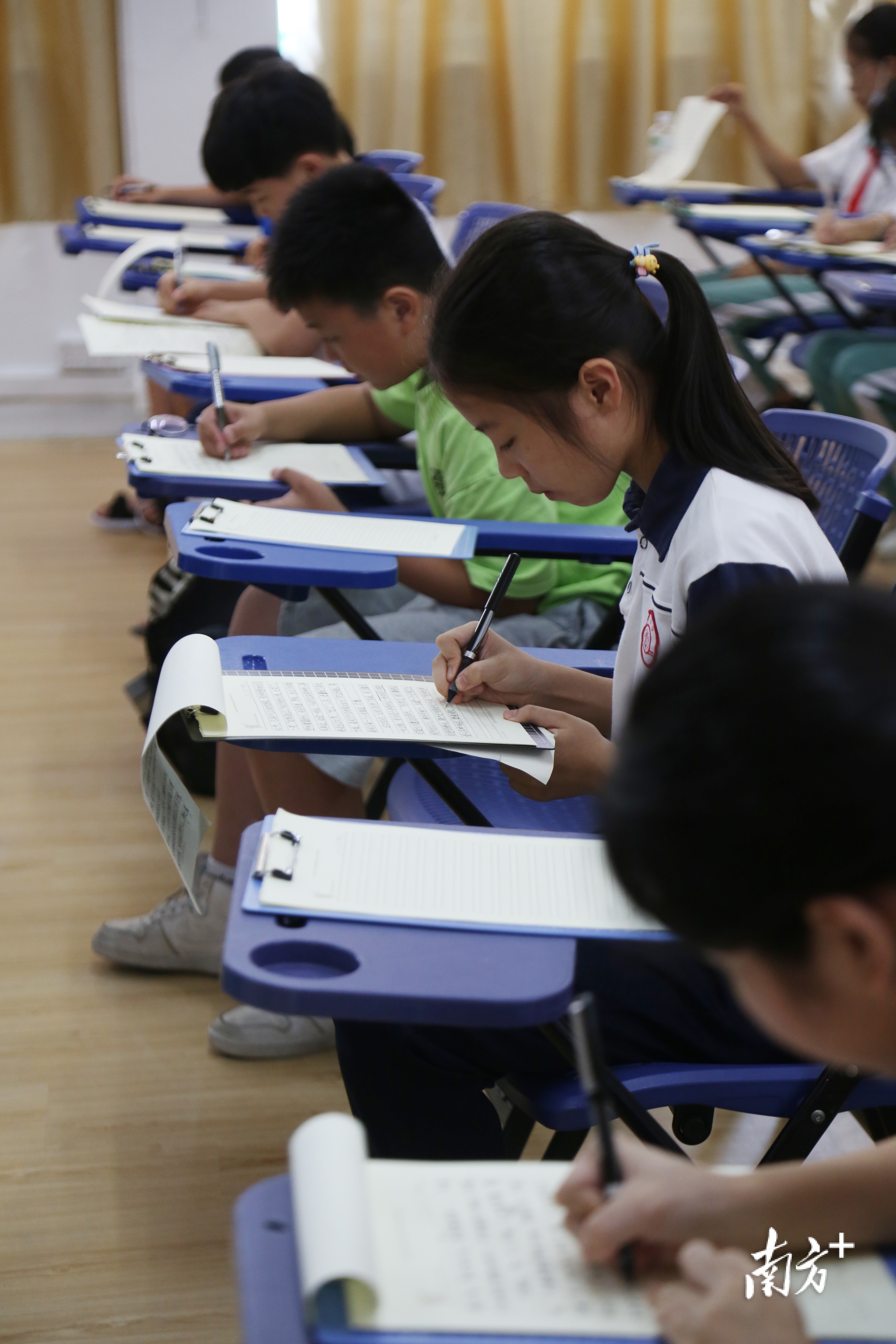 本次选拔比赛通过面试与笔试相结合的形式开展。 本次选拔比赛通过面试与笔试相结合的形式开展。