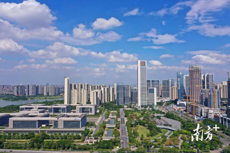 佛山新城。南方日报记者 戴嘉信 摄