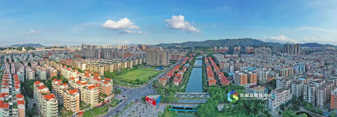 秀丽河畔。卢展途摄 秀丽河畔。卢展途摄