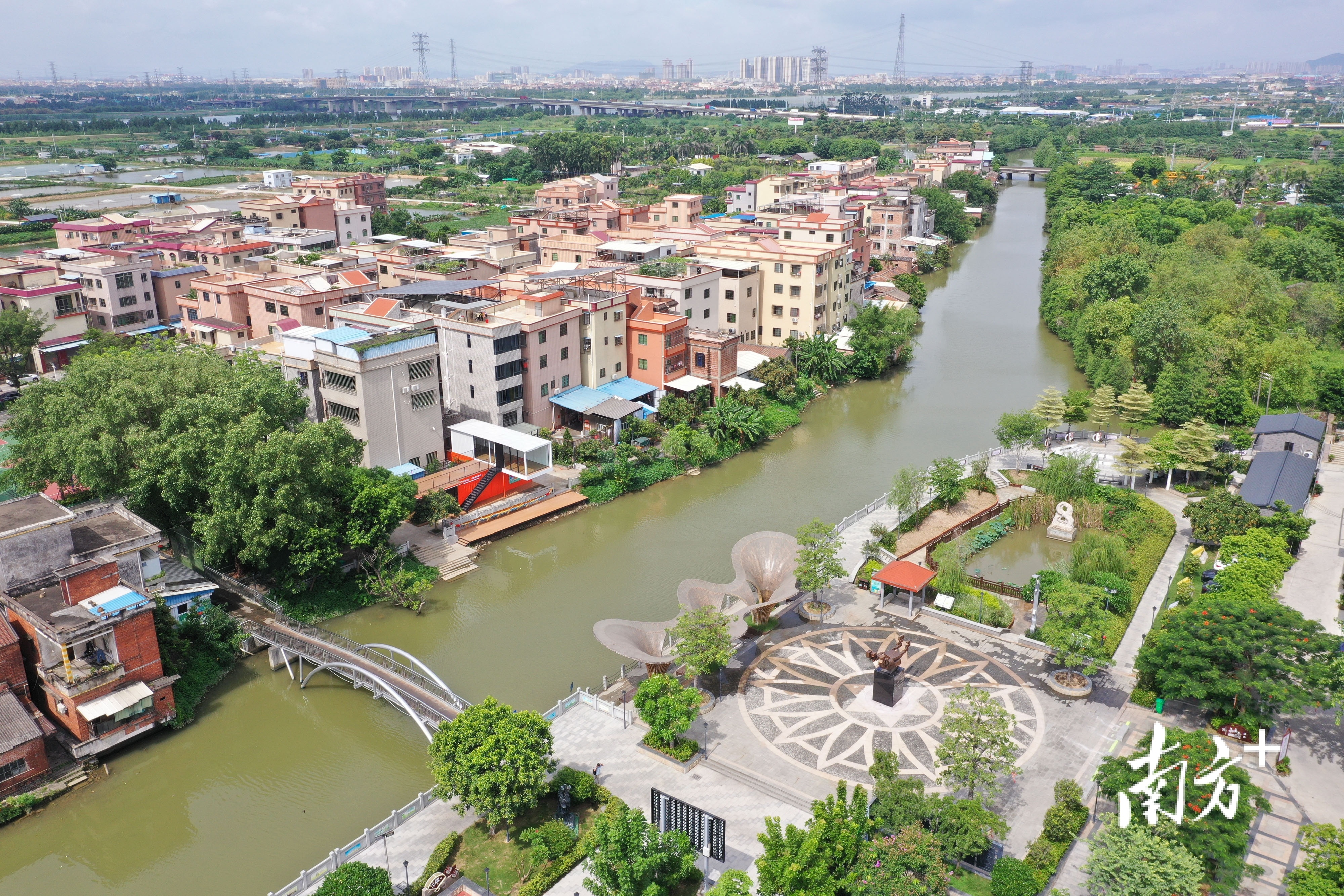  黄龙村已是远近闻名的美丽乡村。戴嘉信 摄