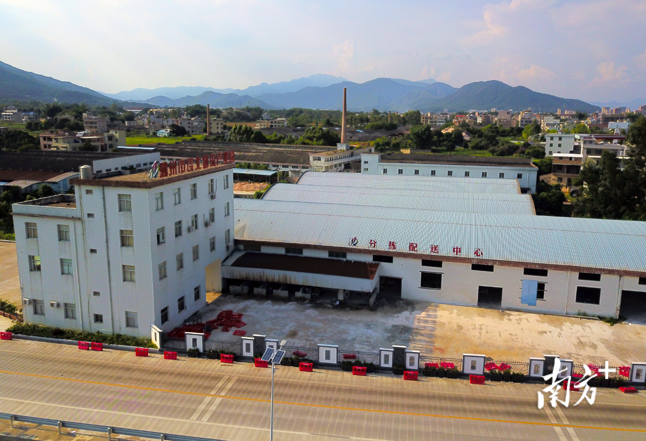 潮州市饶北物流产业园于2020年底建成，目前已有30多家电商企业入驻。黄敏璇 摄