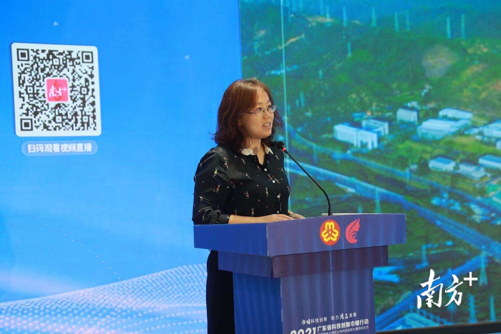 中科院高能所东莞研究部加速器技术部副主任齐欣发言。