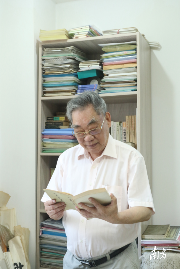 曾楚楠为当代潮州著名文史专家，治学领域包括潮学、韩学、诗词学、小学等。肖燕菁 摄