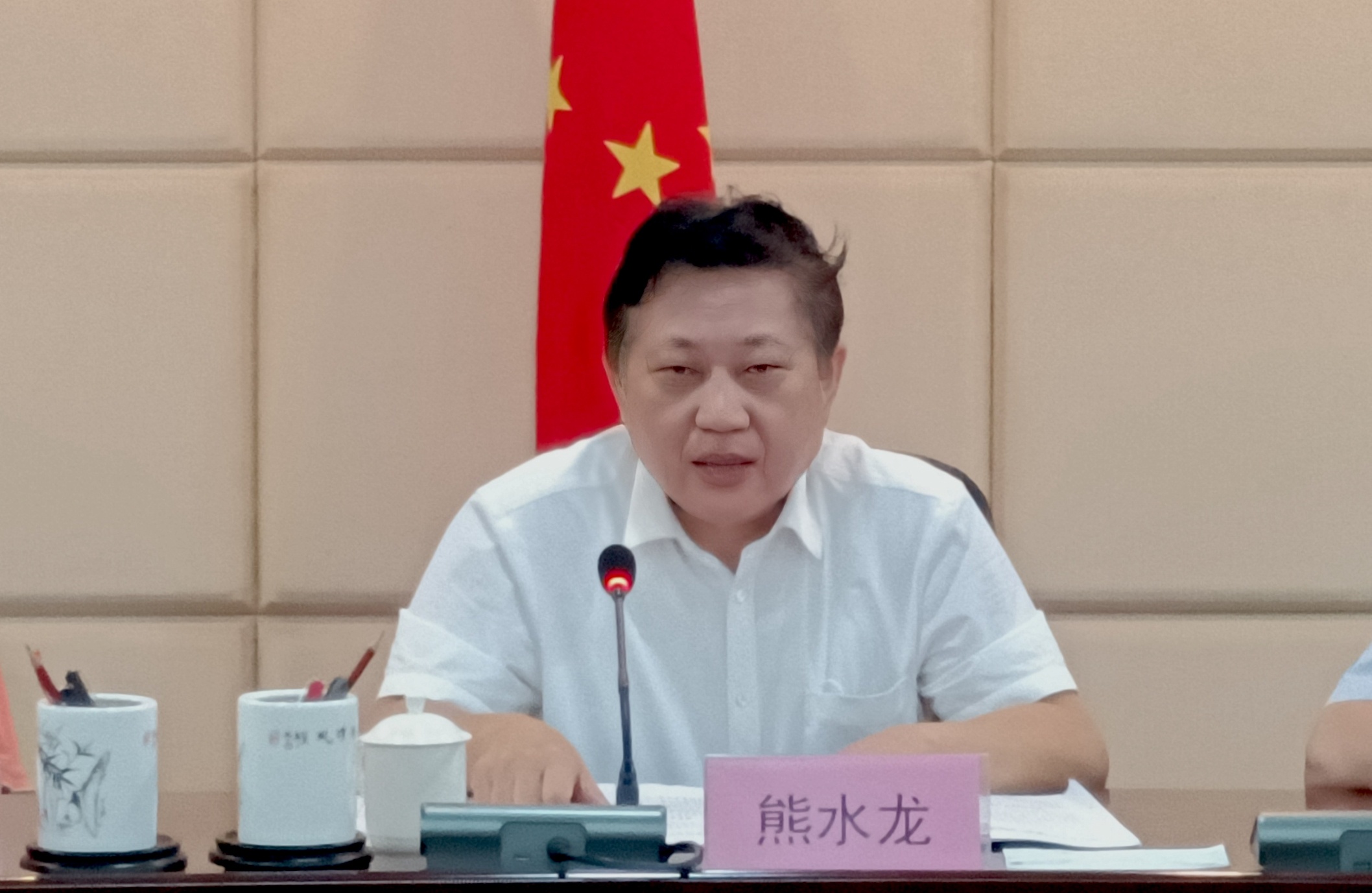 省政协提案委员会专职副主任熊水龙提出,潮州要完善畲族文化传承机制,规范传承体系。