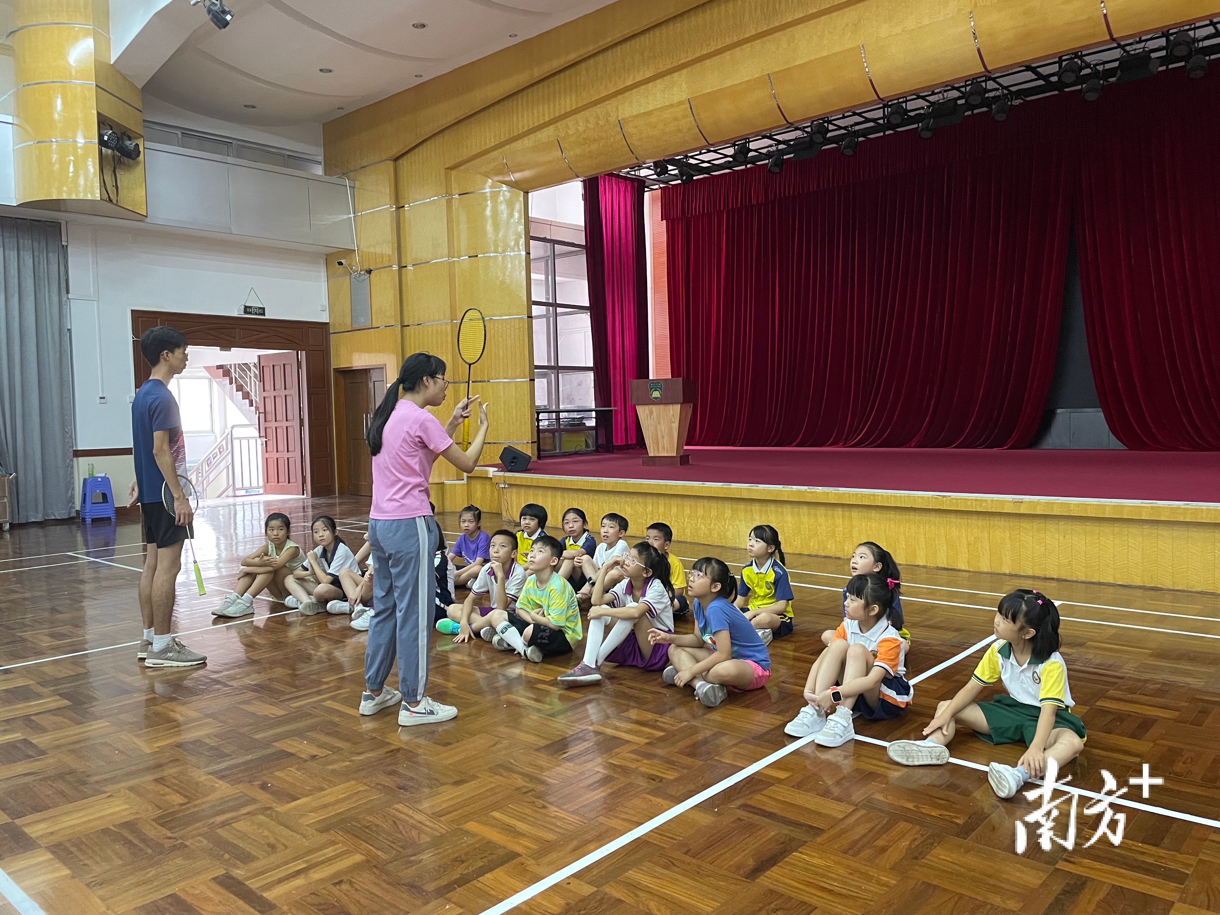 羽毛球课堂