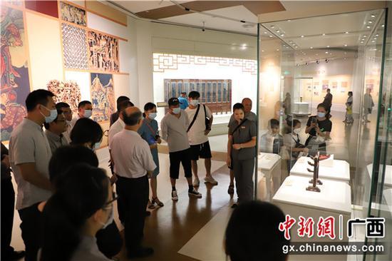 观众观展。黄源 供图