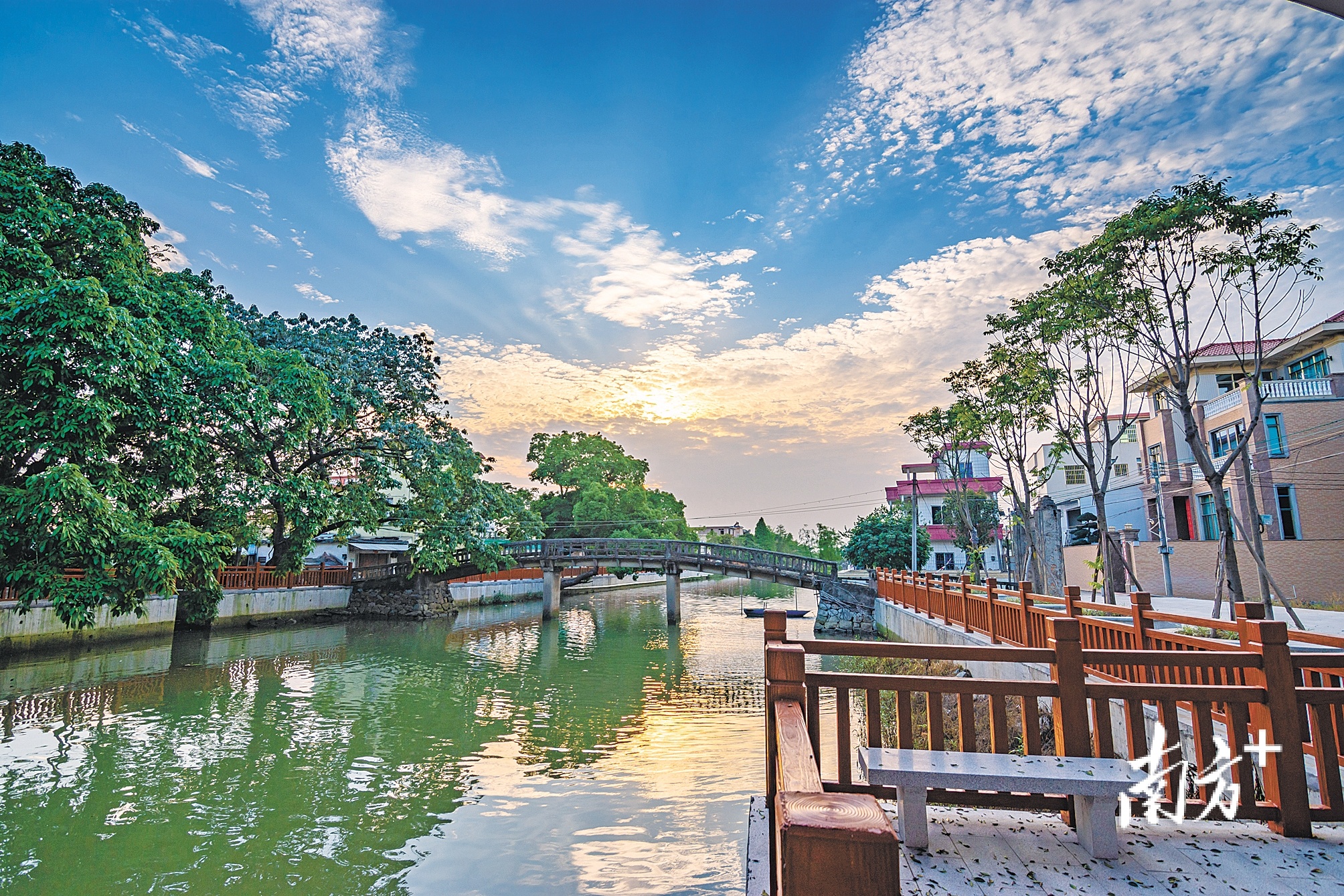 大岗镇新沙村保留水乡文化的特色,大大提升了村居的基础设施和周边环境。石志慧摄 大岗镇新沙村保留水乡文化的特色,大大提升了村居的基础设施和周边环境。石志慧摄