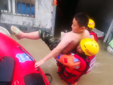 南方视频 | 现场人工“大喇叭”喊楼，广东救援铁军已转移被围困群众237人