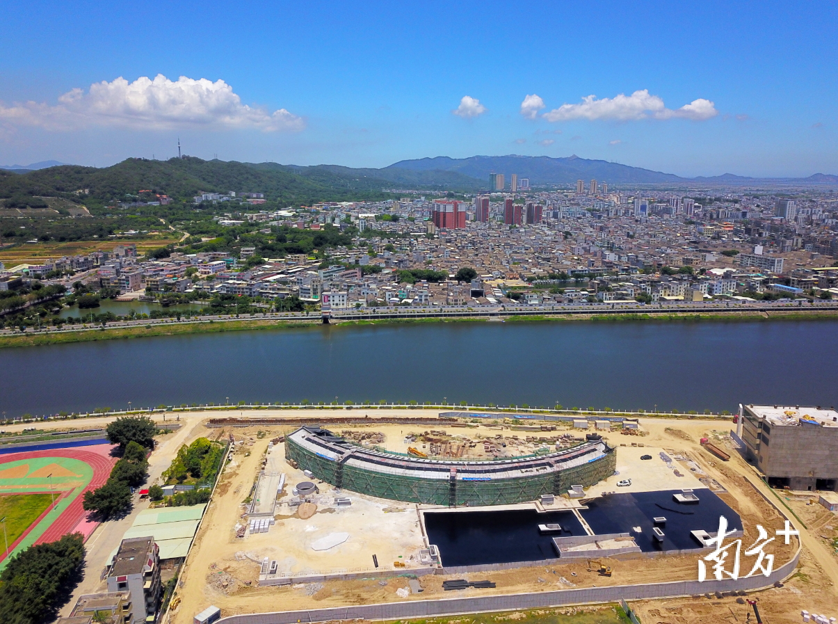 观景平台,休闲凉亭等基础设施;在潮州市饶平县,位于黄冈河畔的凤江
