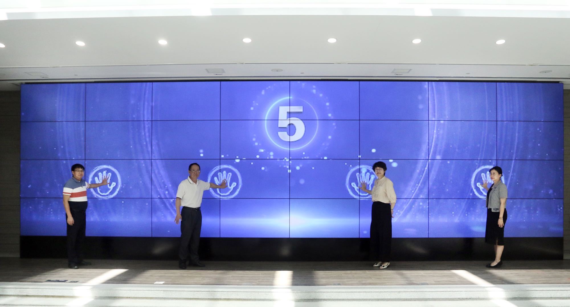 现场发布潮州创卫吉祥物。