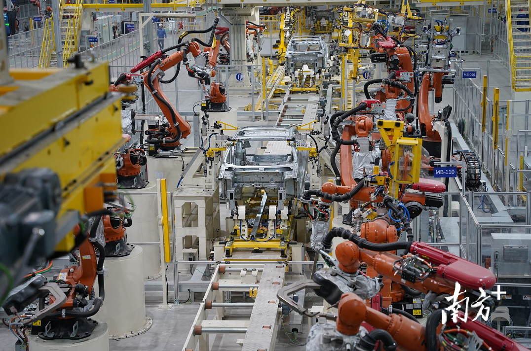 龙华区正抢抓机遇，打造全国领先的“数字经济先行区”。