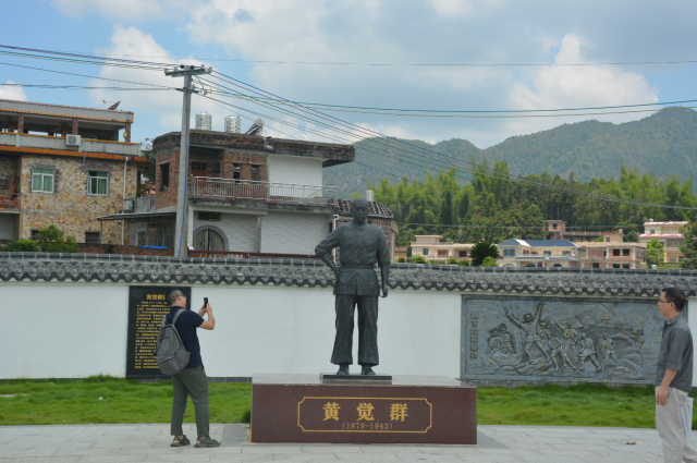 【南方+】暨大党史学习实践团在龙川红色村开展调研