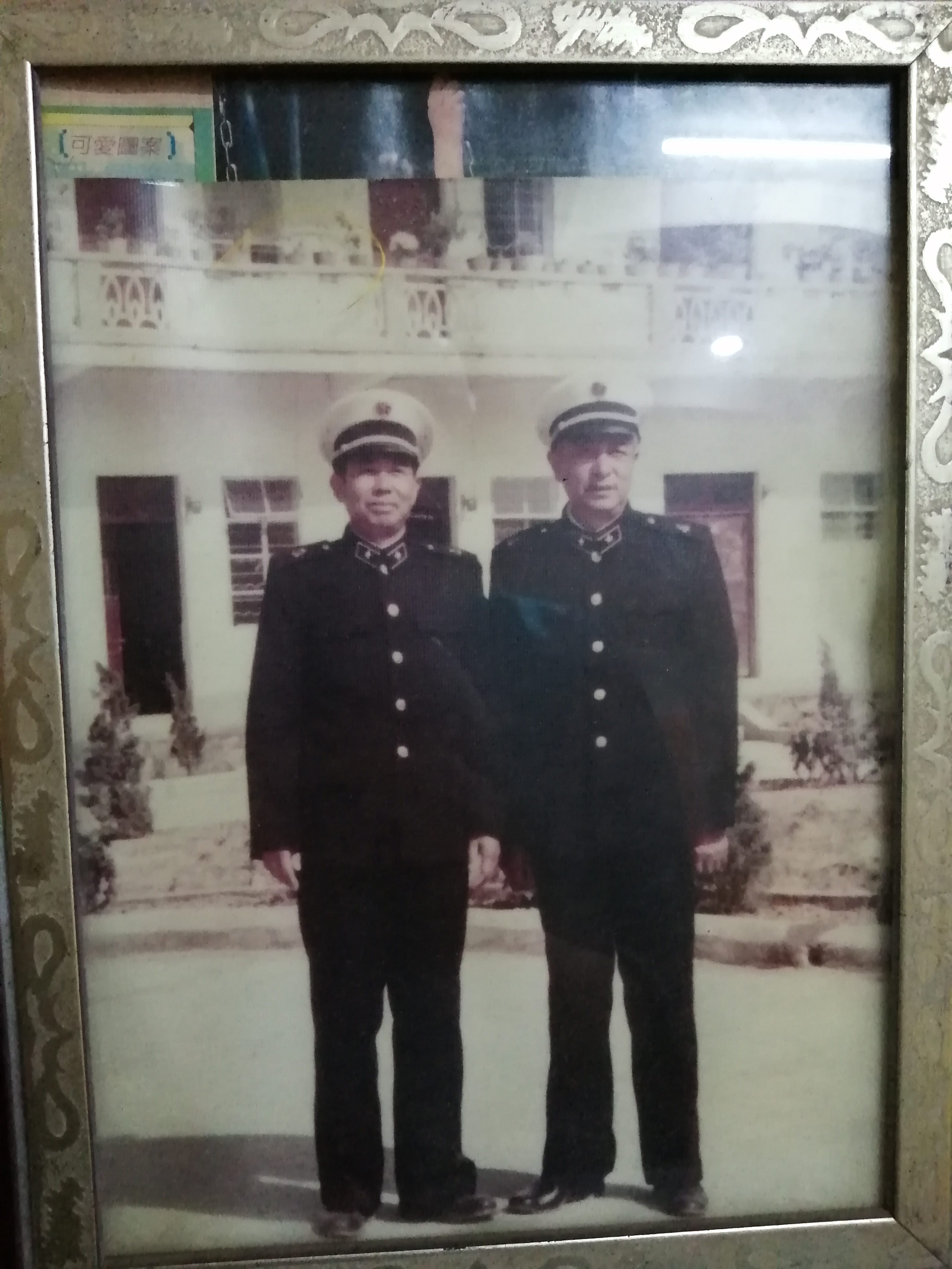 张启彬与战友 张启彬与战友