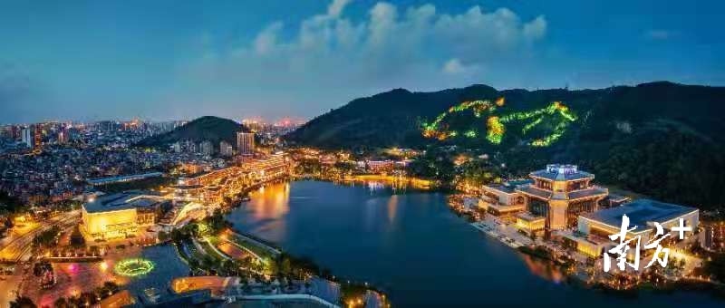 听音湖环湖夜景。区贤成 摄