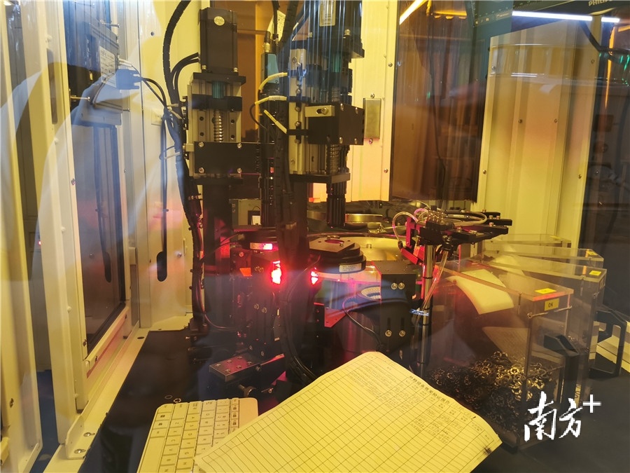 易力禾电子公司引进的自动化检测设备