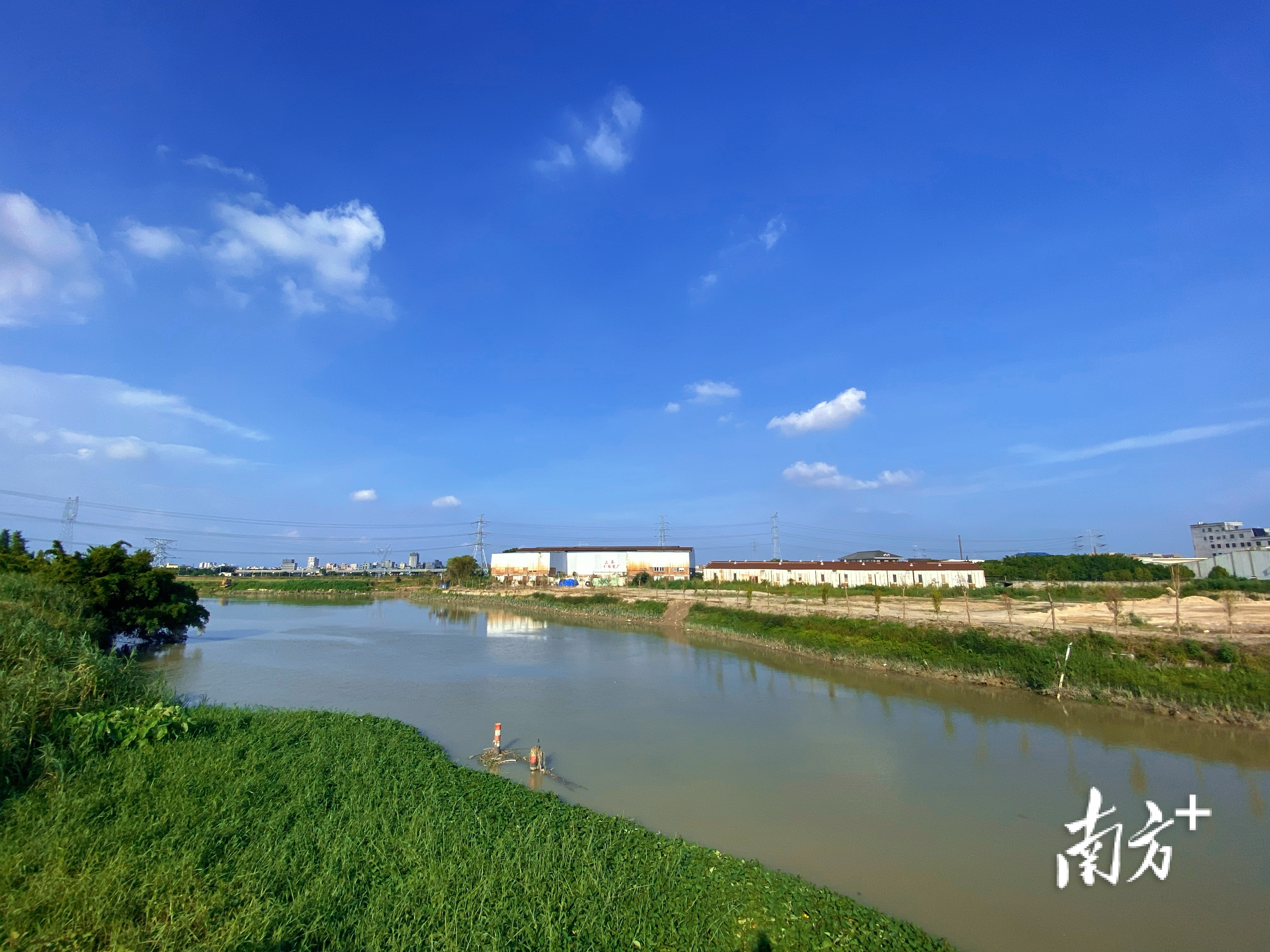 摄枫江发源于潮州市潮安区登塘镇,流经揭阳汇入榕江,潮州境内流域长度