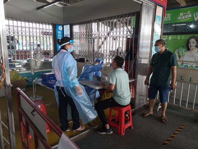 汽车总站对省外到达旅客开展核酸检测