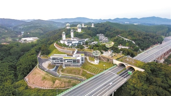 广州气象卫星地面站天鹿湖站区。李楚洲 摄  