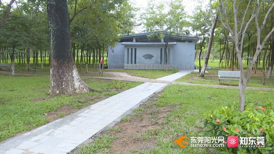 “星级”公厕外观