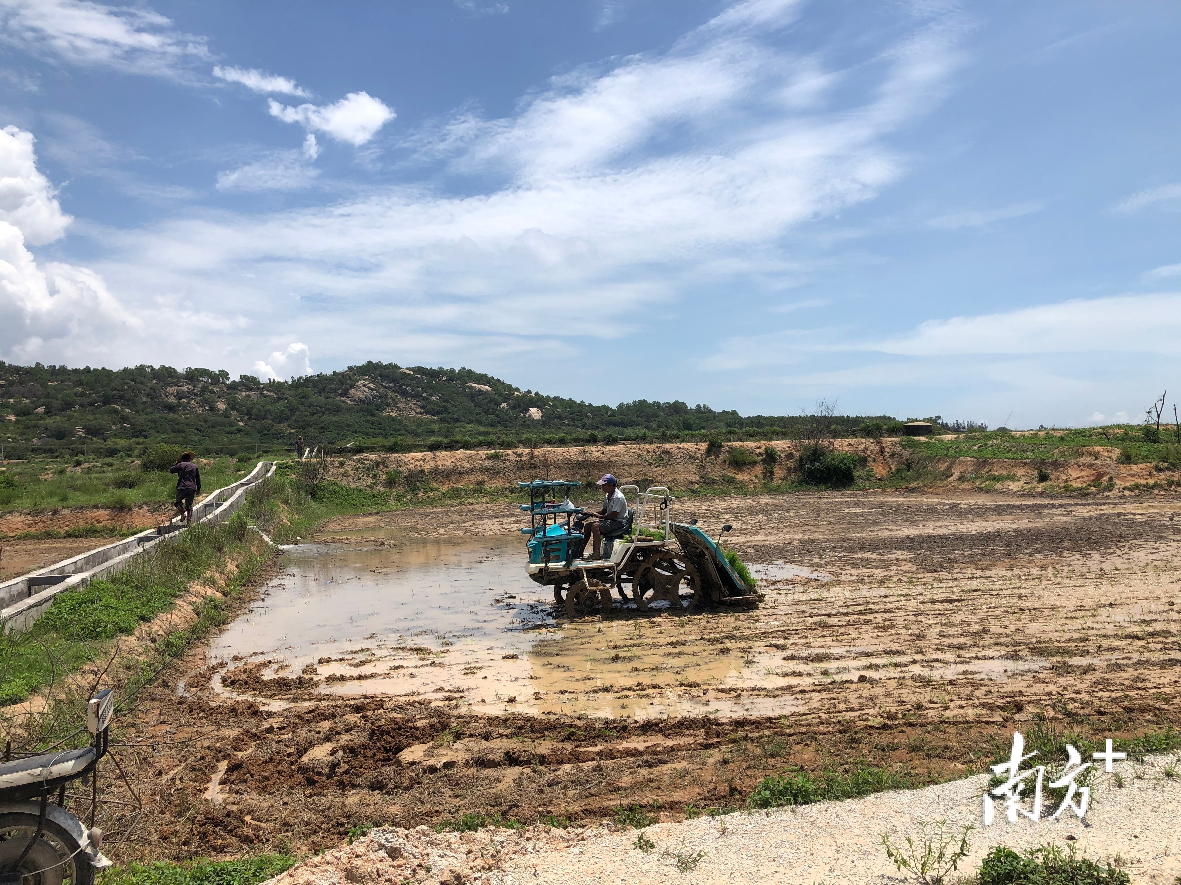 问诊缺水地质自筹百万资金解农渴饶平大埕镇驻镇帮扶工作队