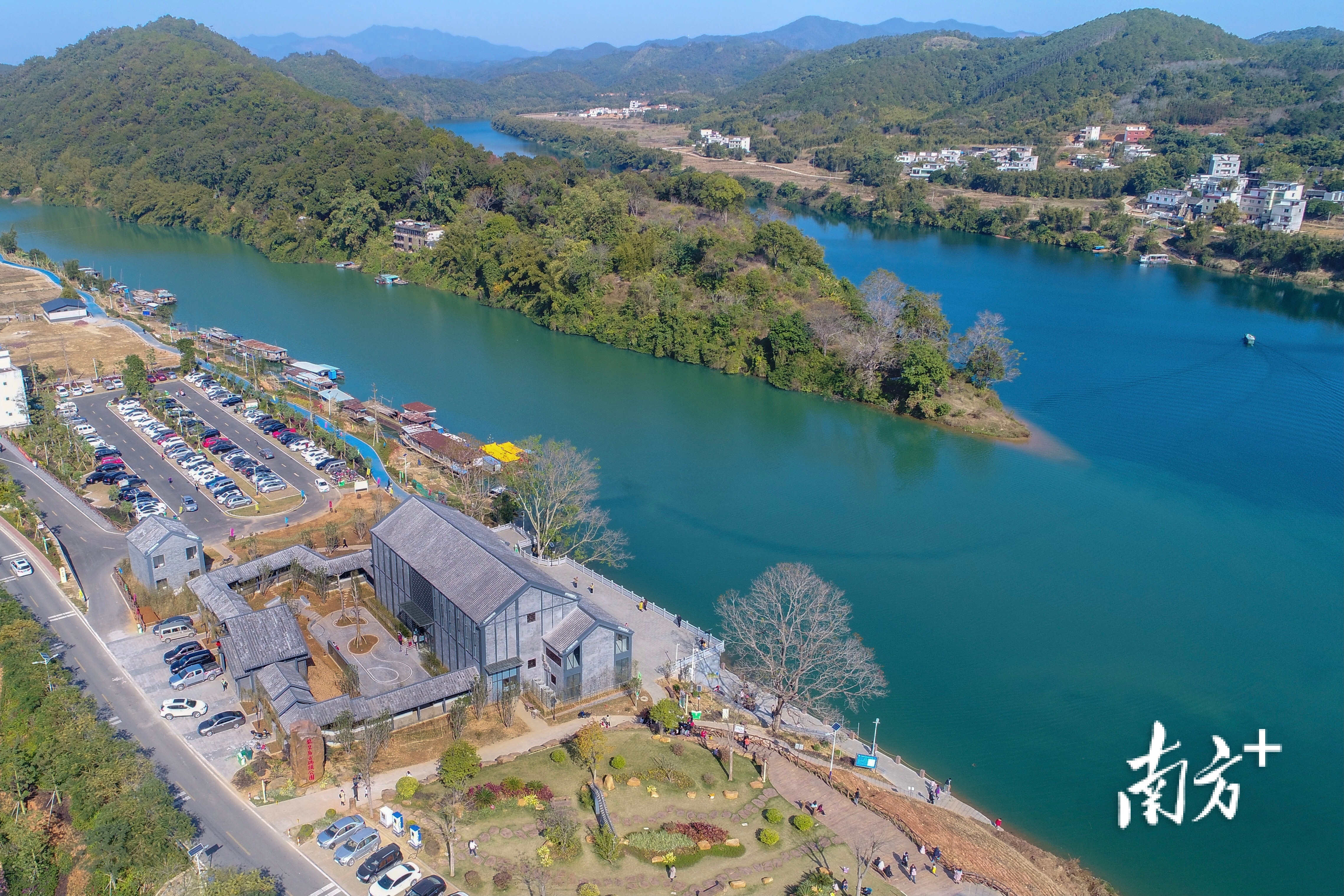 不断增强群众的获得感、幸福感、安全感。