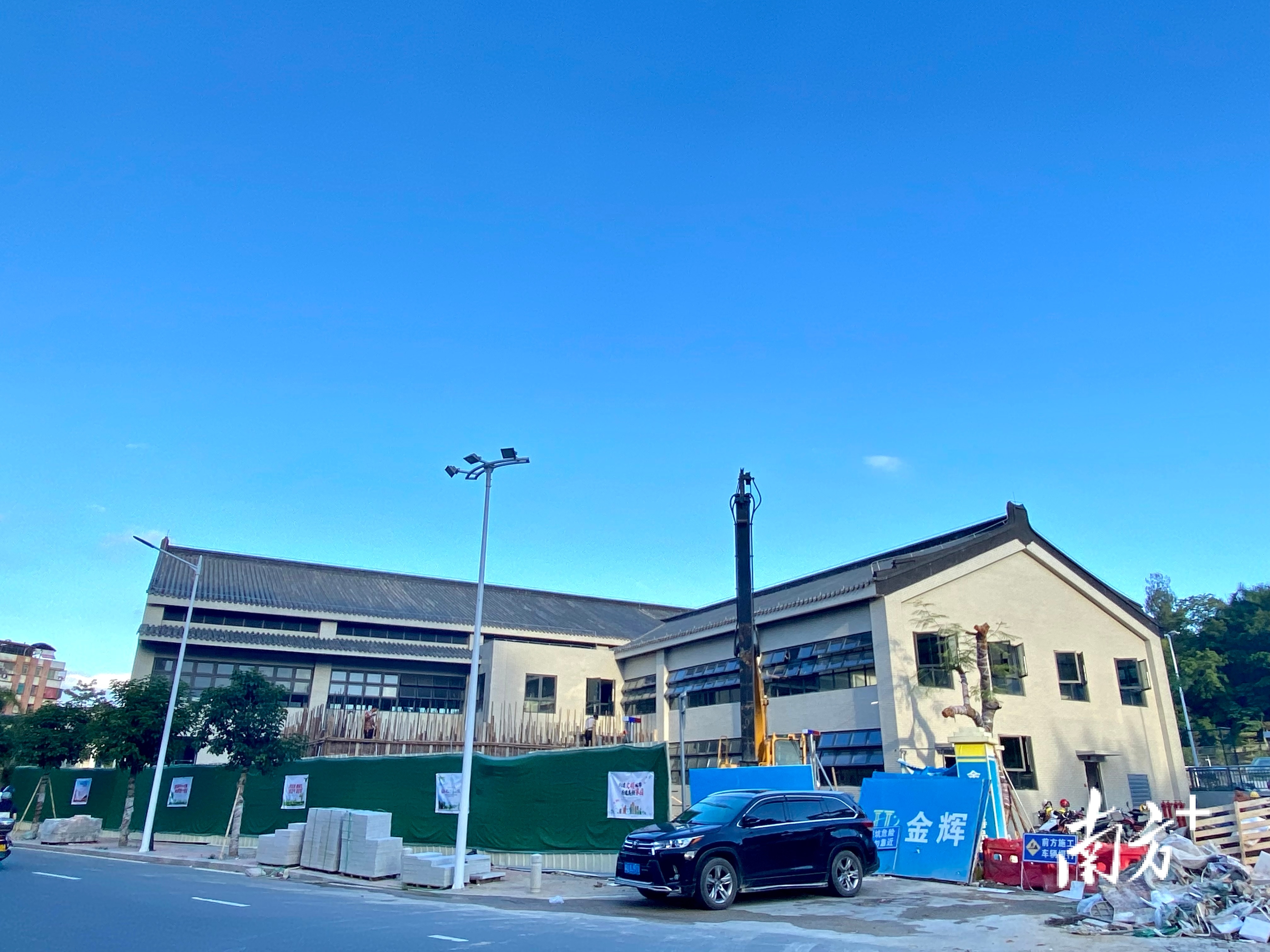 西湖后广场改造项目即将完工。许钰敏 摄