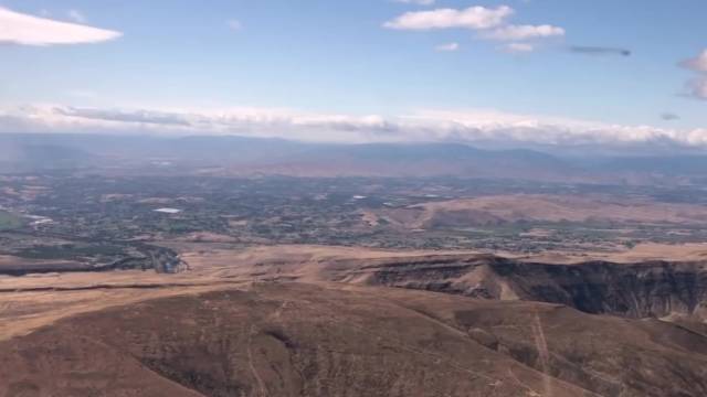 美议员坐包机偷偷进出喀布尔，美网民：这是哗众取宠