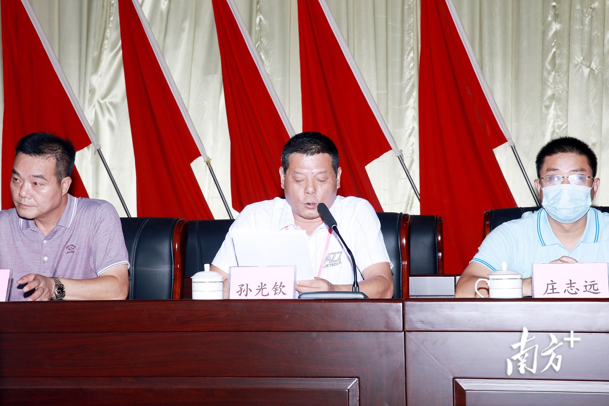 沙溪镇扶贫济困促进会会长孙光钦。
