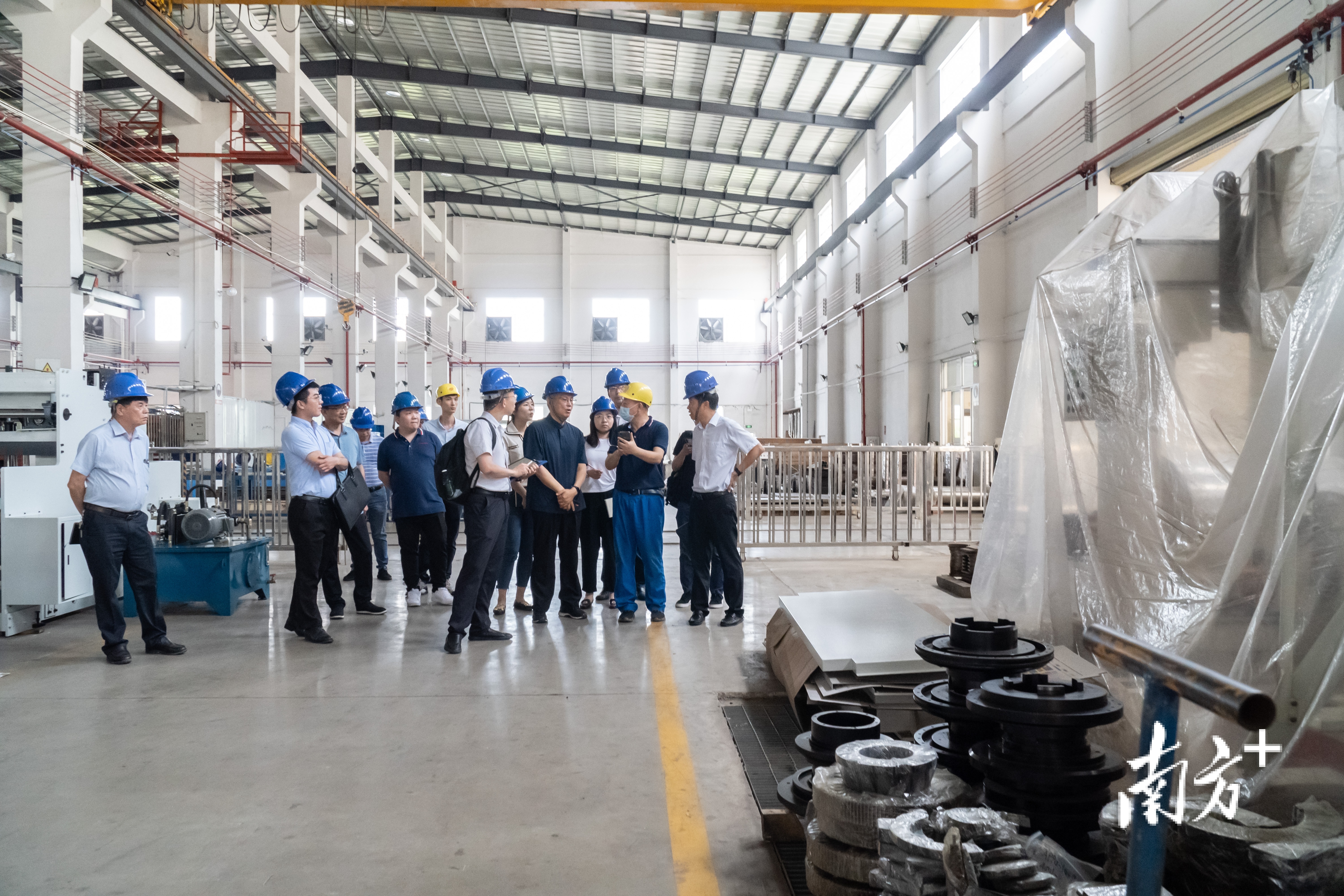 走访位于三水乐平某装备制造企业。 林东云 摄 走访位于三水乐平某装备制造企业。 林东云 摄