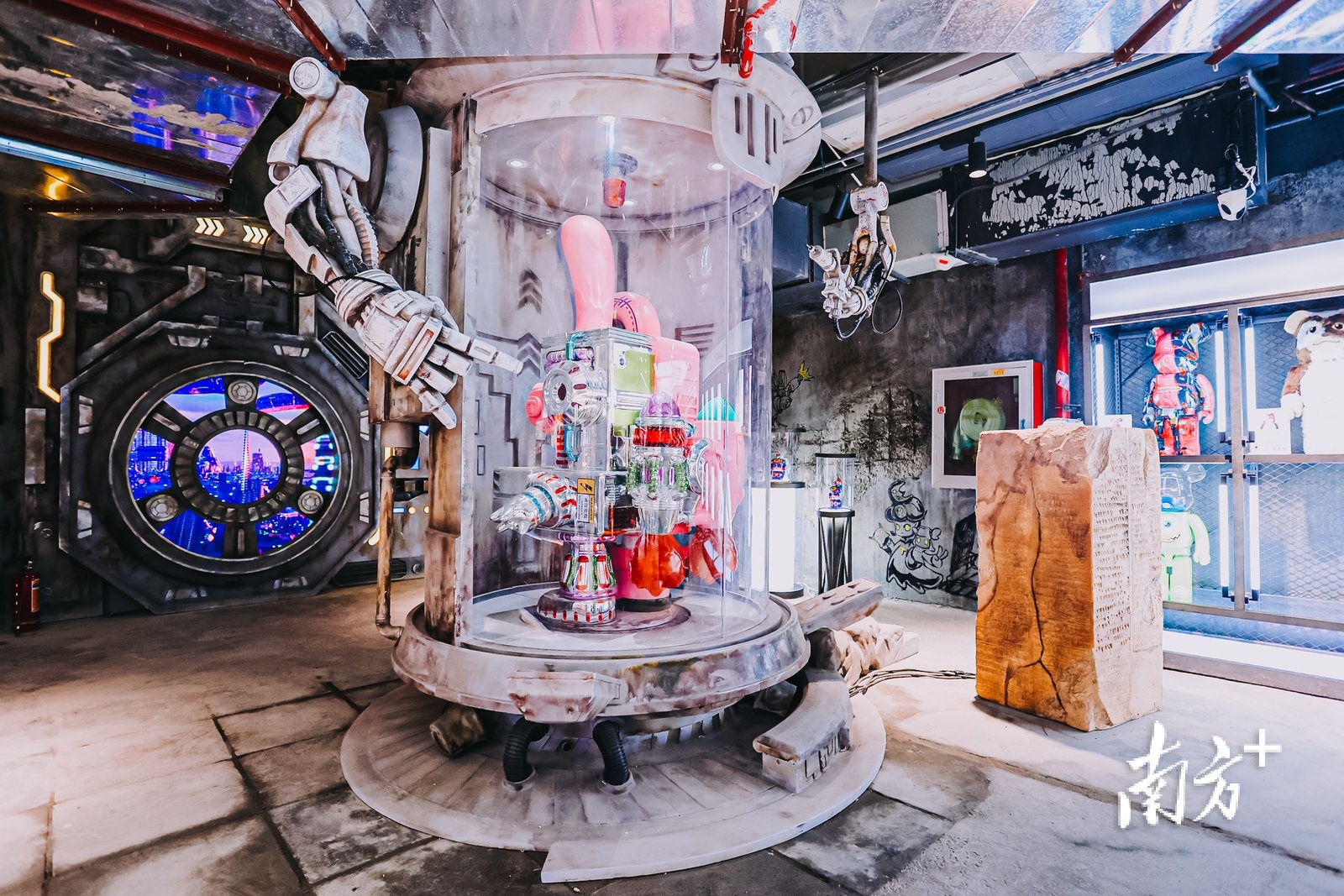 潮玩博物馆复古赛博朋克风打卡点。