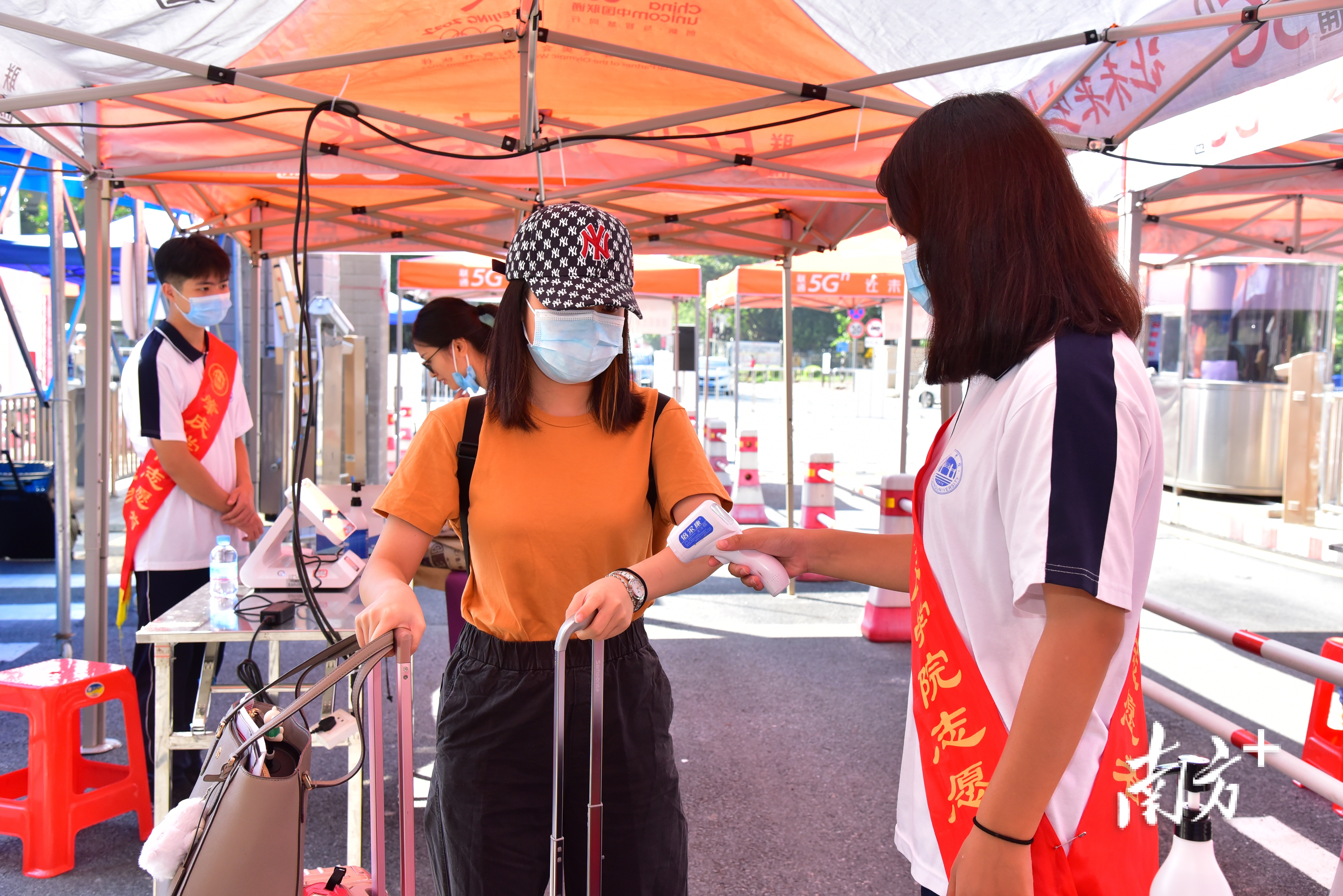 8月28日至29日，肇庆学院在做好疫情防控预案、通过肇庆市校园疫情防控工作专班验收的前提下，分批组织旧生返校。通讯员供图。