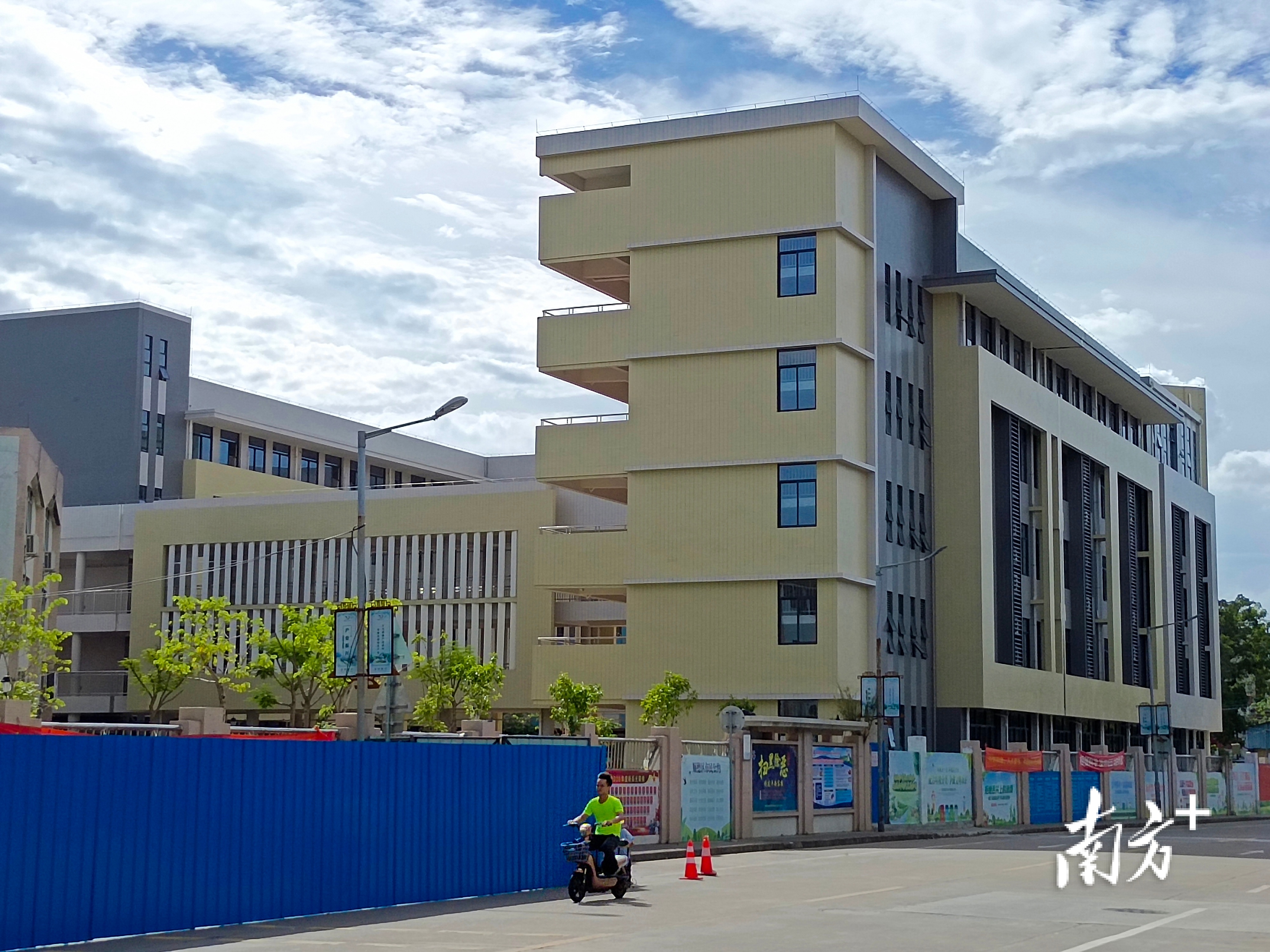 细滘小学教学楼。容桂教育办供图