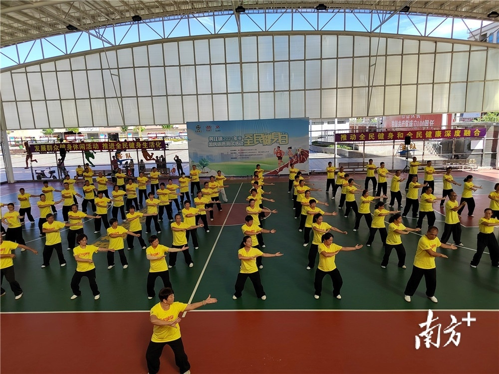 黄江开展“全民健身与奥运同行”2021年黄江镇全民健身日活动暨国民体质测试活动。孙俊杰摄
