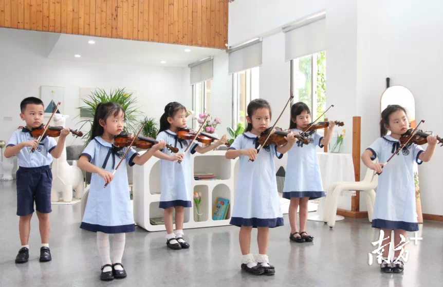 演奏的小朋友们 南方拍客 黄政正 张莎 供图