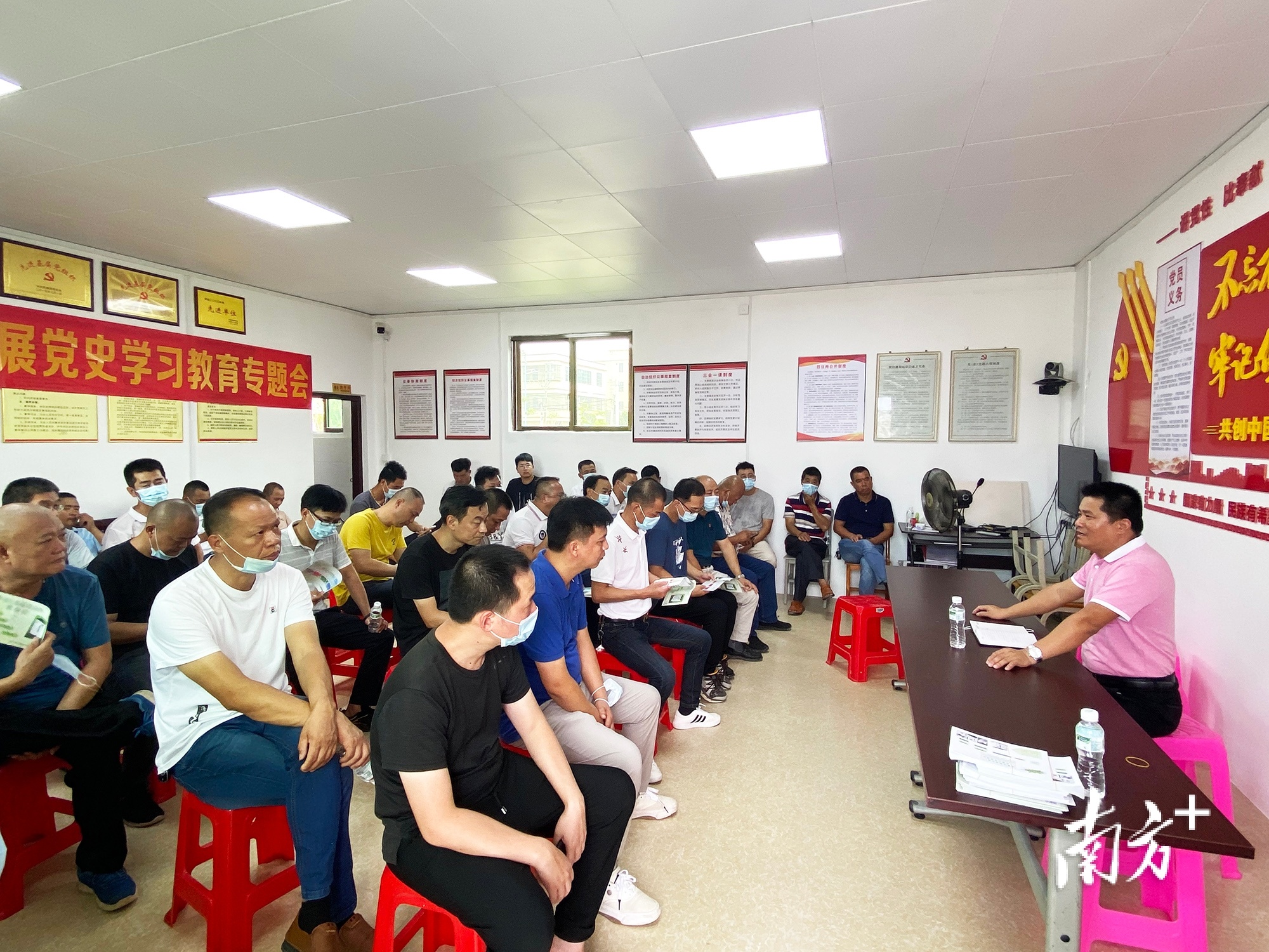 潮安区召开农村生活垃圾分类试点现场会。  南方+ 纪金娜 拍摄