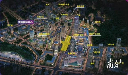 万博商务区附近的商业圈。南方+ 吴伟洪 拍摄