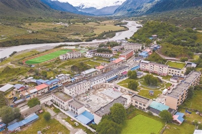 鸟瞰林芝市波密县玉许乡。 鸟瞰林芝市波密县玉许乡。