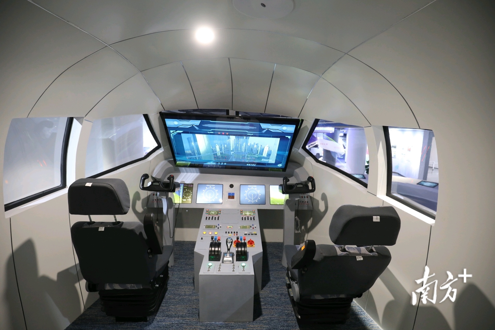 AG600大型水陆两栖飞机救援体验 南方+ 关铭荣 拍摄