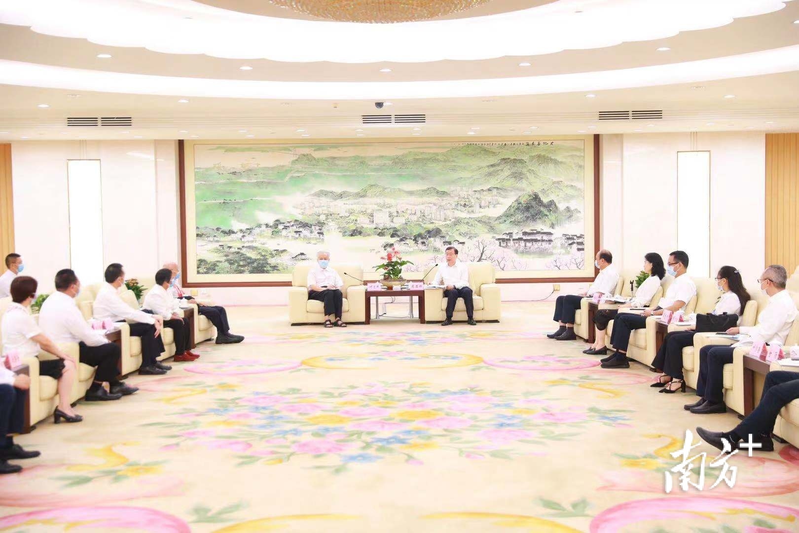    南方+ 孙俊杰 拍摄