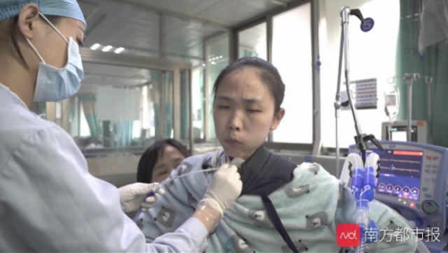 什么病用呼吸机用筷子打字鼓励病友的广东庞贝氏症女孩：与呼吸机相伴12年_https://www.jmylbn.com_新闻资讯_第4张